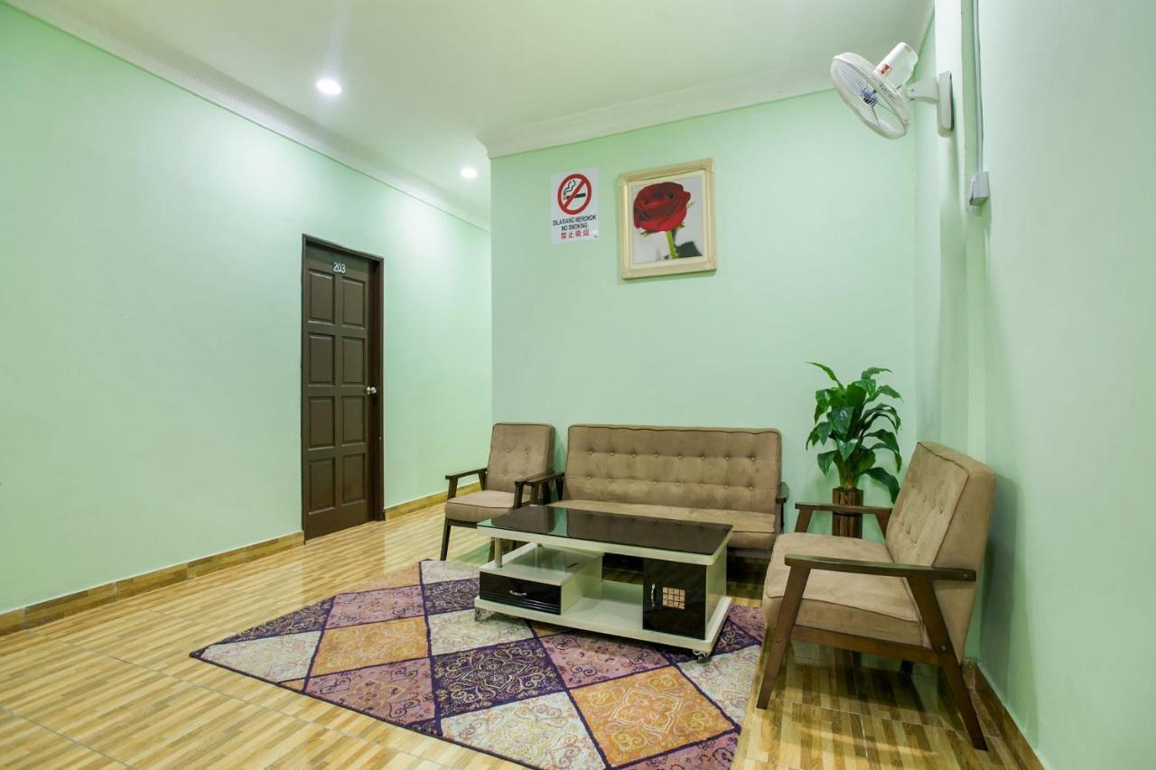 Oyo 89712 Grand Inn Semporna Buitenkant foto